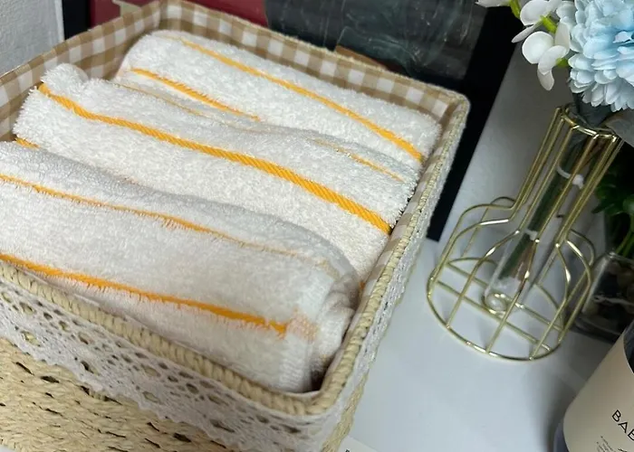 Chillpop Stay, Sinchon Station, 1f, 4ppl, 2br, Hongdae, Private 公寓 *