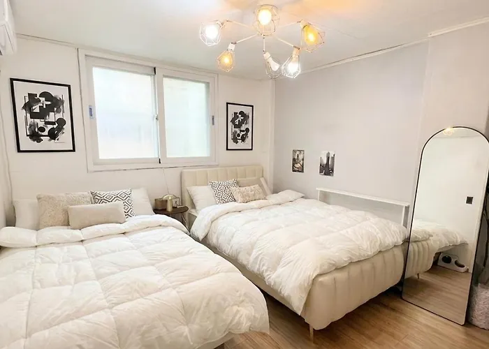 公寓 Chillpop Stay, Sinchon Station, 1f, 4ppl, 2br, Hongdae, Private 首爾