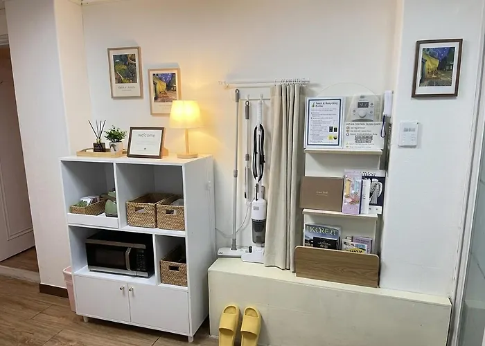 Chillpop Stay, Sinchon Station, 1f, 4ppl, 2br, Hongdae, Private 公寓