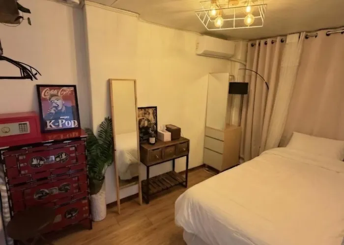 Chillpop Stay, Sinchon Station, 1f, 4ppl, 2br, Hongdae, Private